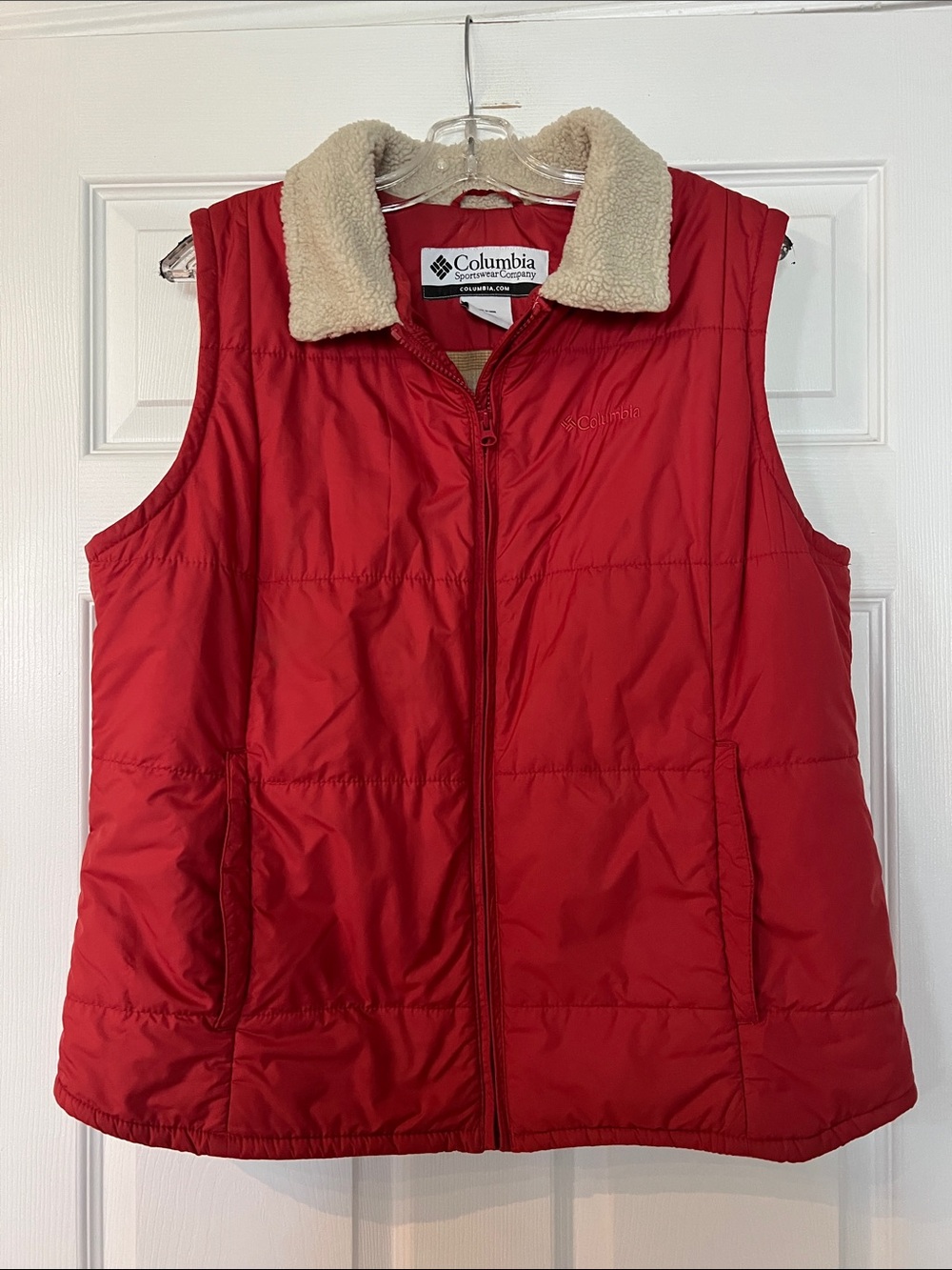 Columbia rust colored Quilted Vest with Cream Sherpa Collar